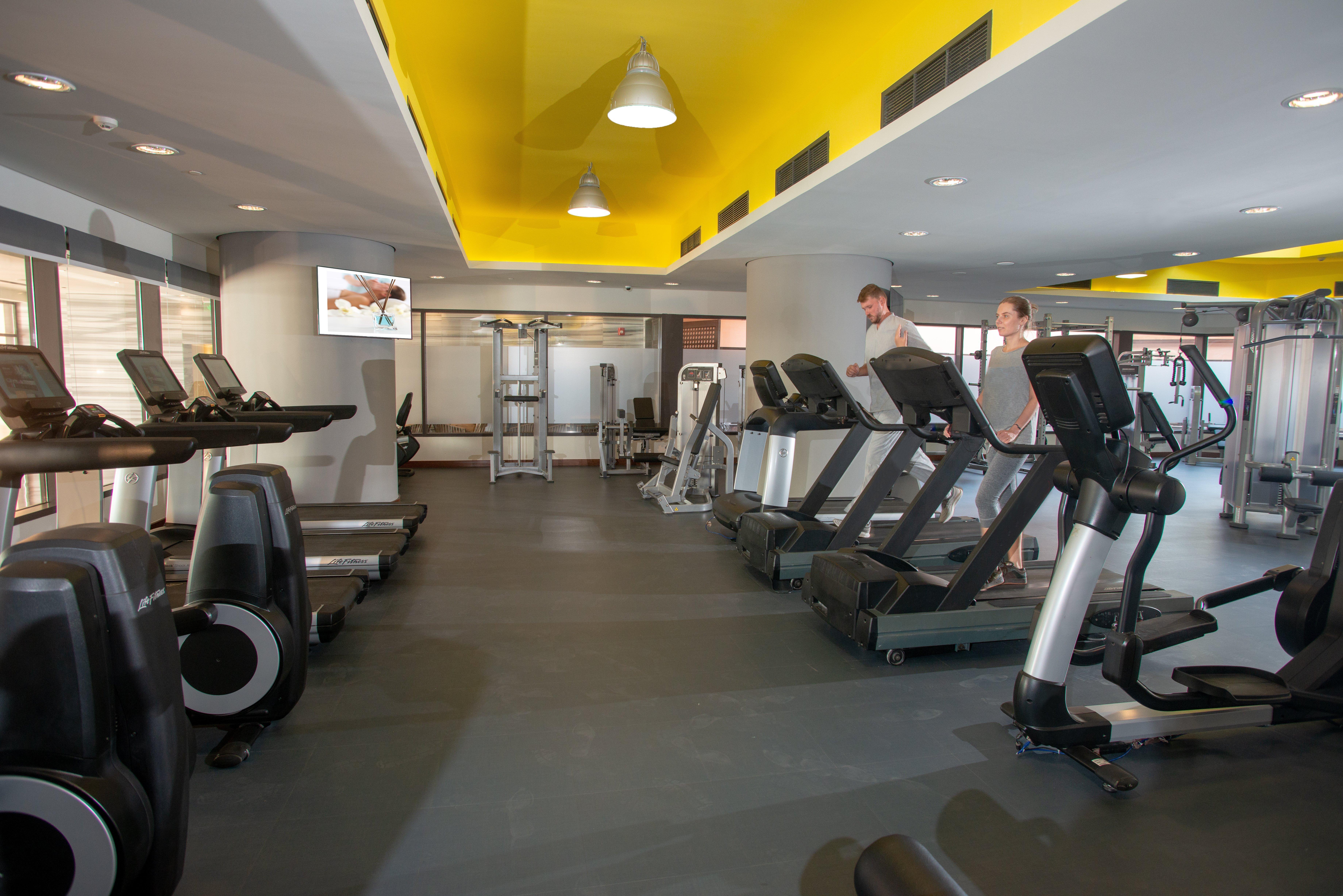 Hotel Intercontinental Cairo Semiramis By Ihg Exterior foto The gym at the hotel