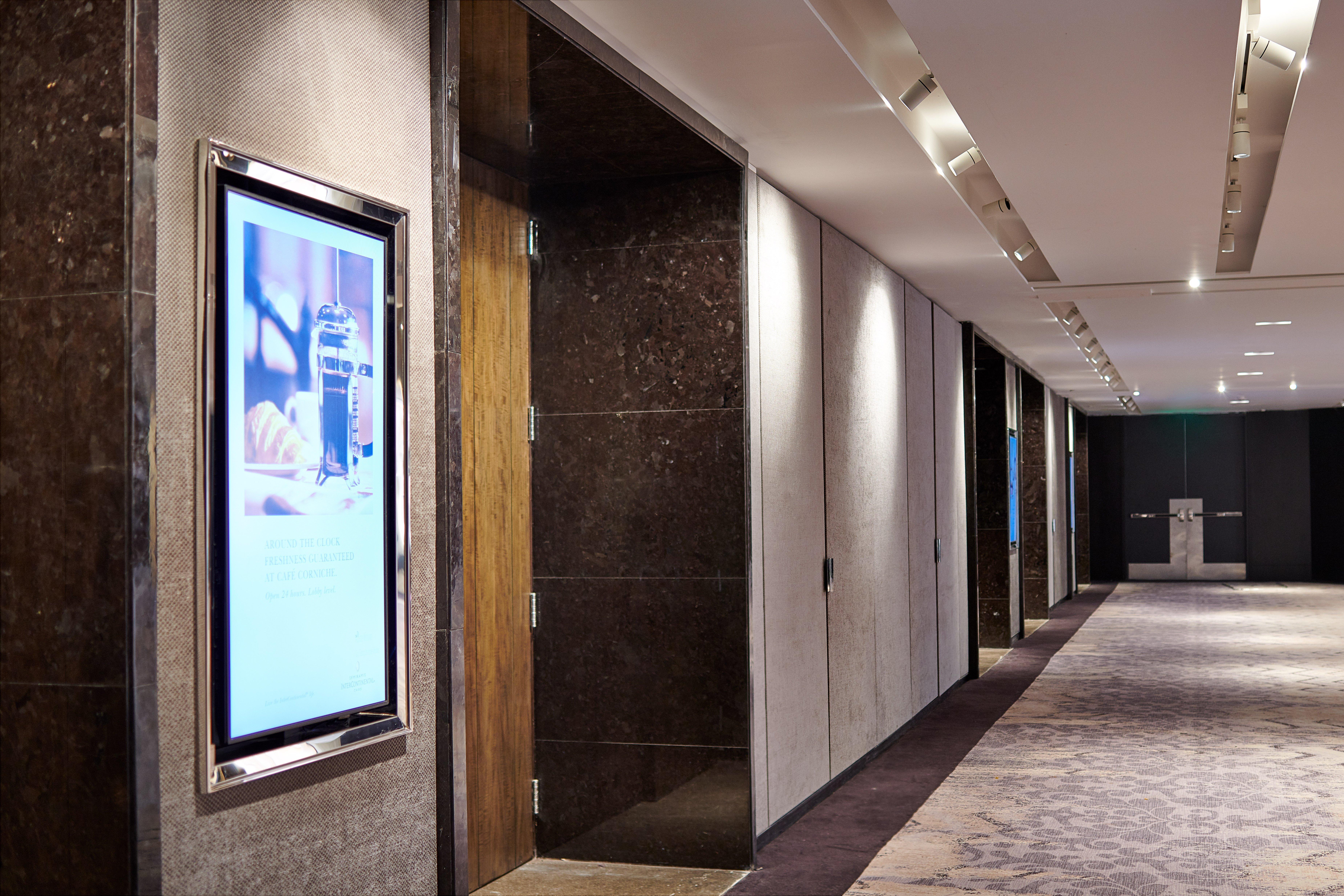 Hotel Intercontinental Cairo Semiramis By Ihg Exterior foto Digital signage in a hotel