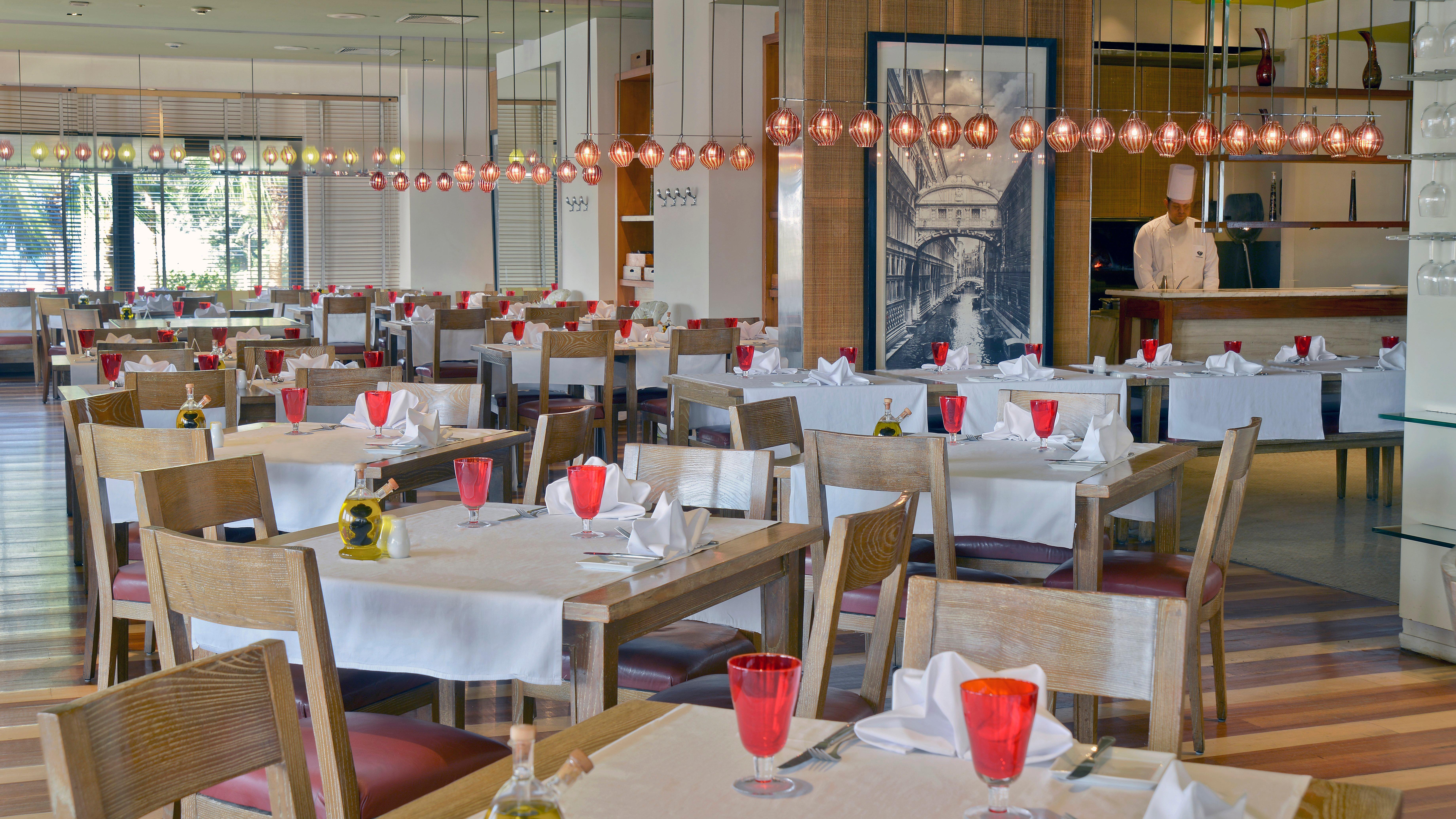Hotel Intercontinental Cairo Semiramis By Ihg Exterior foto Restaurant