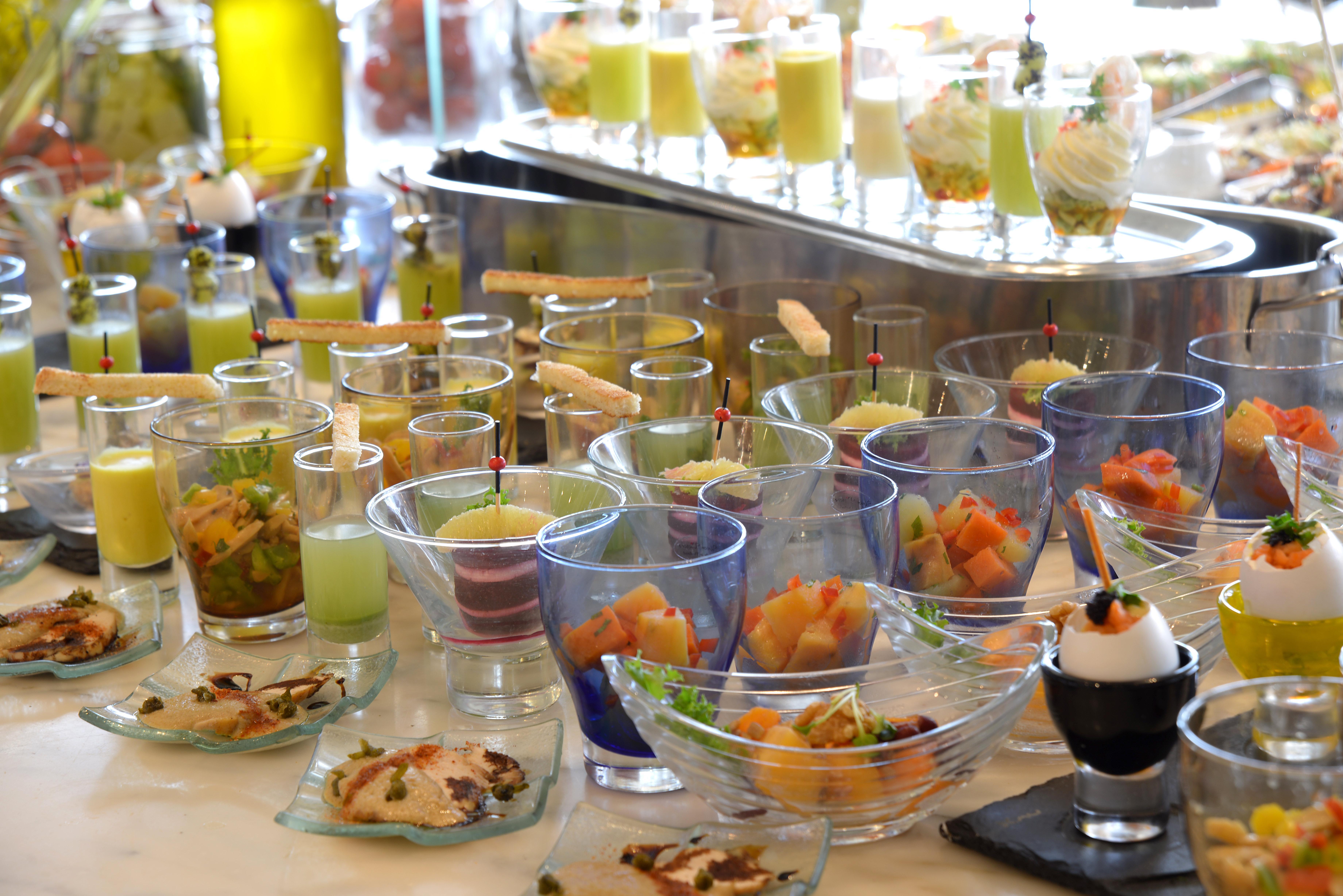 Hotel Intercontinental Cairo Semiramis By Ihg Exterior foto A selection of canapés
