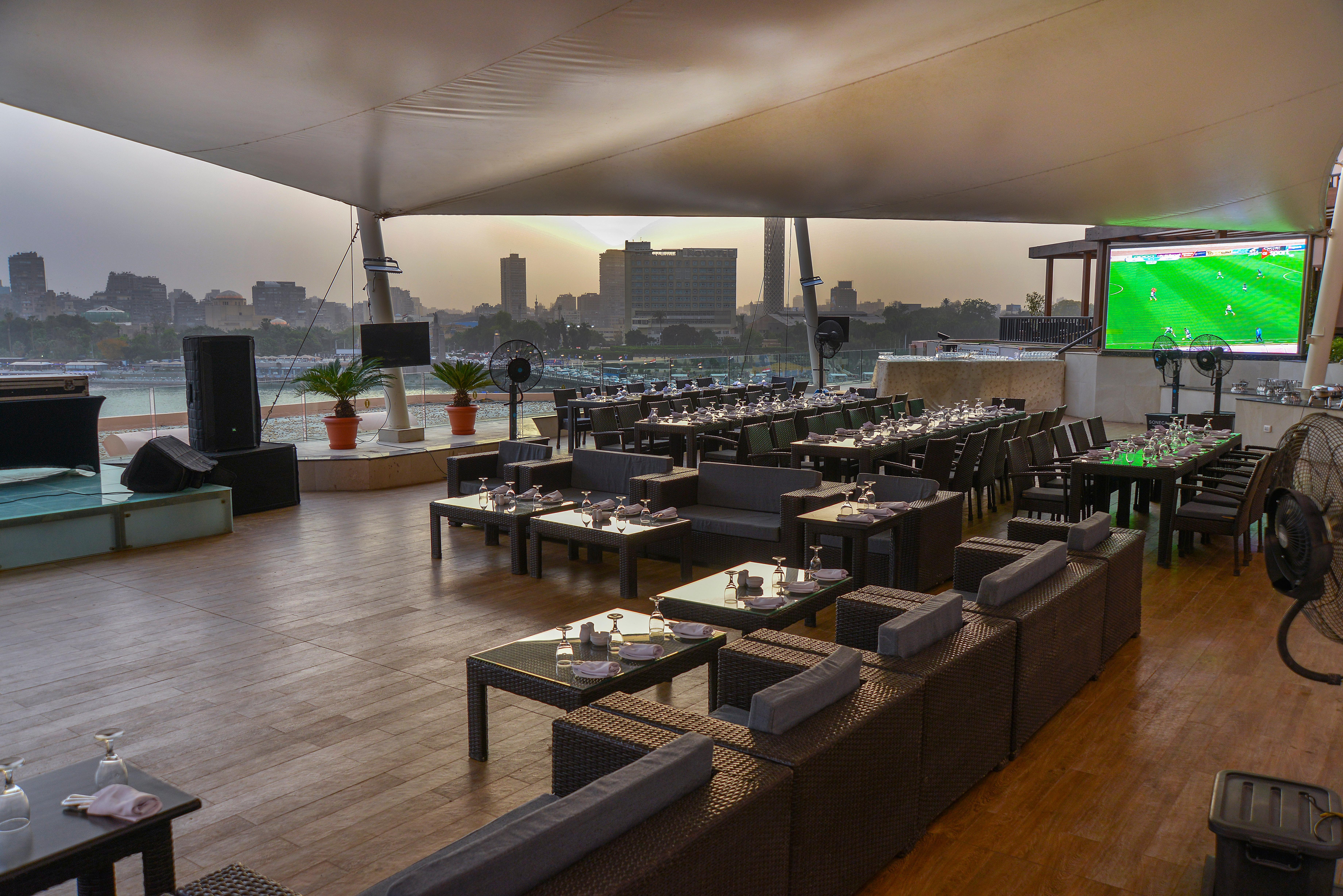 Hotel Intercontinental Cairo Semiramis By Ihg Exterior foto The View on the River