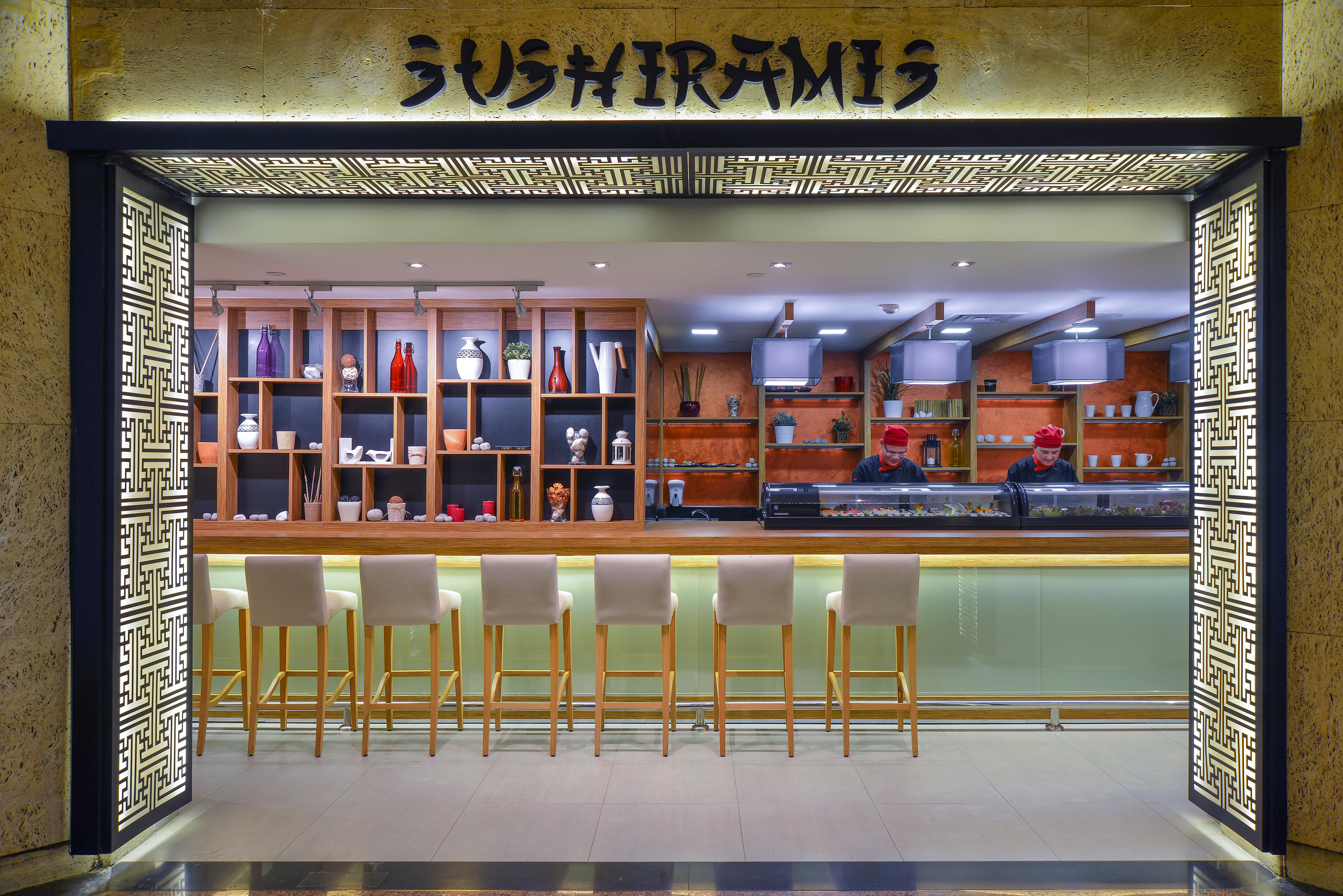 Hotel Intercontinental Cairo Semiramis By Ihg Exterior foto Sushi Train